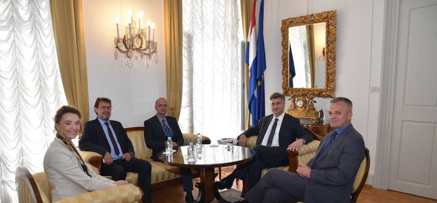 PM Plenkovic receives delegation of Croat minority from Serbia